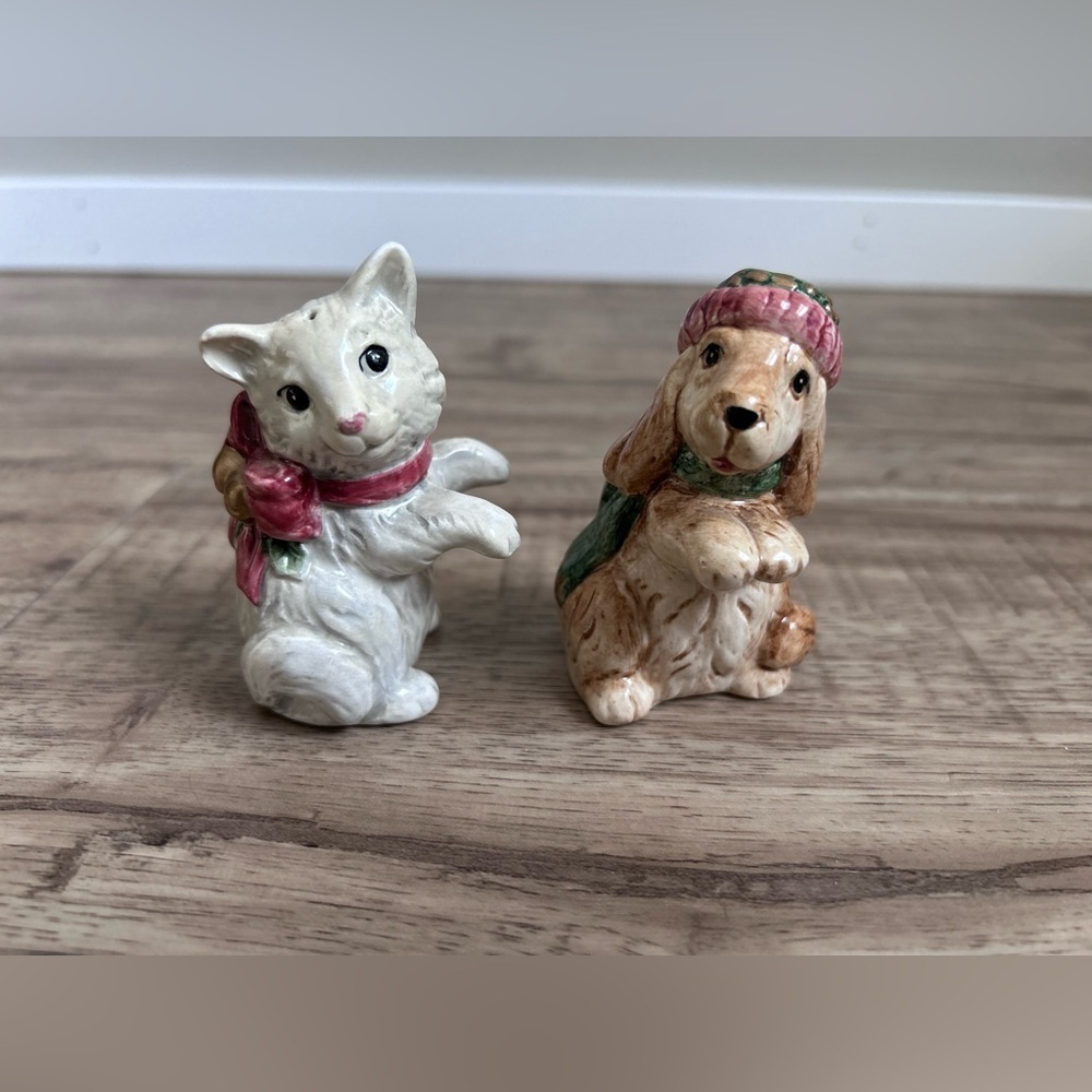 Holiday vintage Fitz and Floyd Christmas Dog and Cat salt and pepper shakers